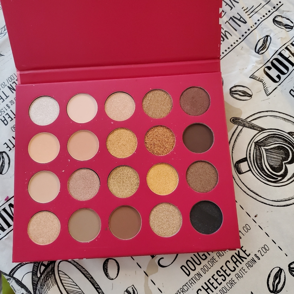 Eye Adore You palette